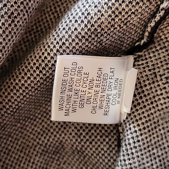 Women's size medium cardigan - Picture 6 of 6